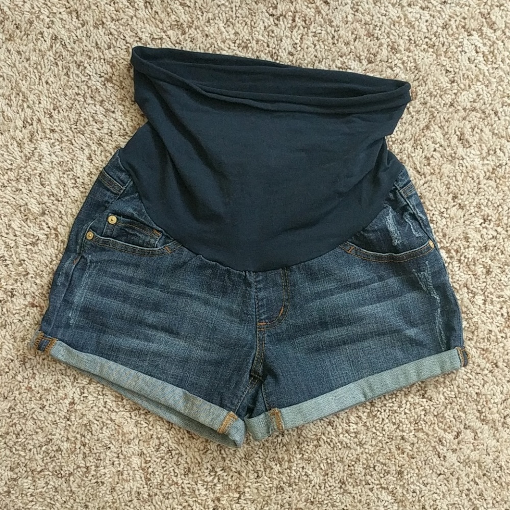 Maternity shorts